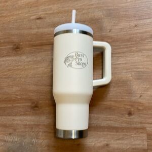 40oz Bass Pro Shop Mug with Straw